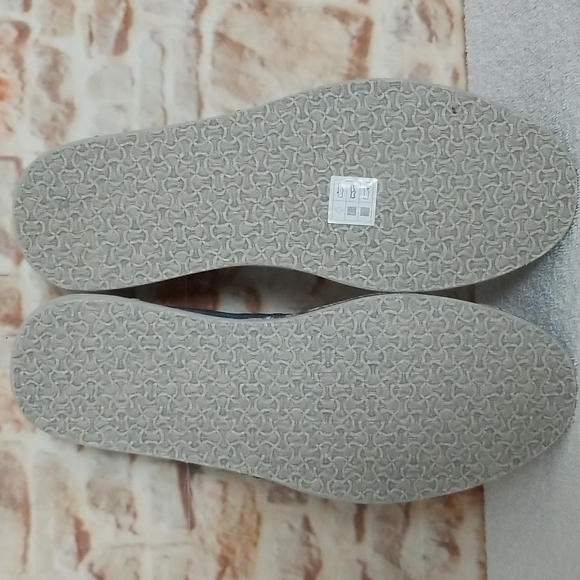 New Bobs by Skechers Chill Luxe Slip Ons - Picture 6 of 8